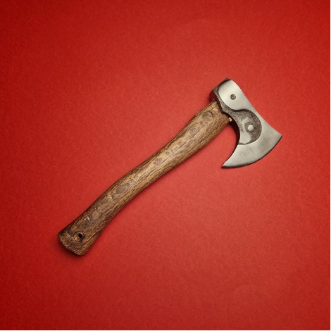 Set 5+1 piese Macelarie: Toporisca YinYang, Cuțit înjunghiat doua taisuri, 2 cuțite otel inox si Satar + cadou: Cutit tip briceag Set 5+1 piese Macelarie: Toporisca YinYang, Cuțit înjunghiat doua taisuri, 2 cuțite otel inox si Satar + cadou: Cutit tip briceag