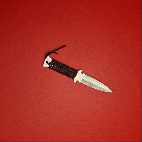 Set 5+1 piese Macelarie: Toporisca YinYang, Cuțit înjunghiat doua taisuri, 2 cuțite otel inox si Satar + cadou: Cutit tip briceag Set 5+1 piese Macelarie: Toporisca YinYang, Cuțit înjunghiat doua taisuri, 2 cuțite otel inox si Satar + cadou: Cutit tip briceag