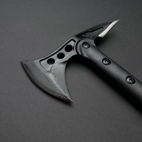 Toporisca tactica, 38 cm, otel, maner anti-alunecare, negru FeroCut