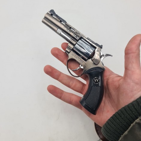 Brichetă decorativă pistol Wild West Magnum – formă realistă, reincarcabila, argintiu, husa, BRI-REVWM