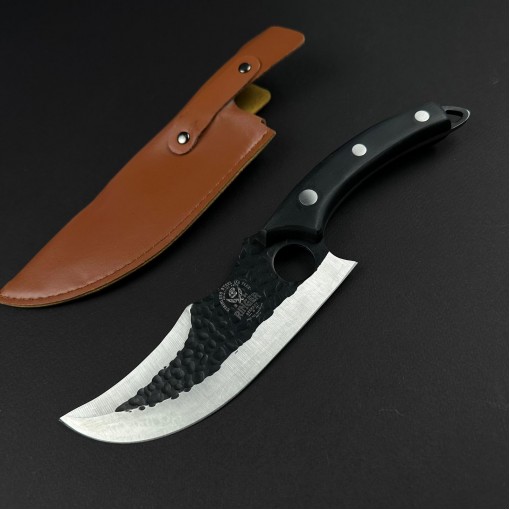 Cutit macelarie tip satar 28cm, lama fier forjat, maner lemn negru, husa piele