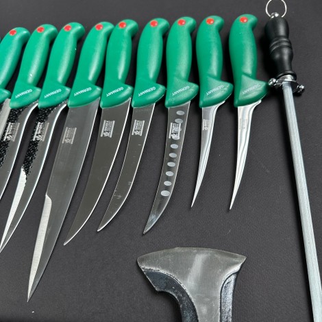 Set macelarie 13 piese, Toporisca, 5 cutite fier forjat, 6 cutite inox + pila ascutit, verde NOU MPVE Set macelarie 13 piese, Toporisca, 5 cutite fier forjat, 6 cutite inox + pila ascutit, verde NOU MPVE