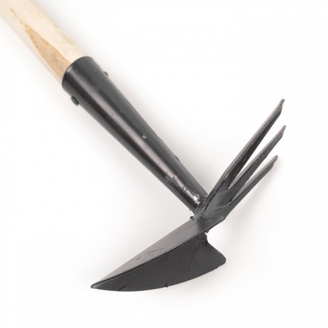 Sapaliga cu coada de lemn, ascutita si cap cu 3 dinti, gri